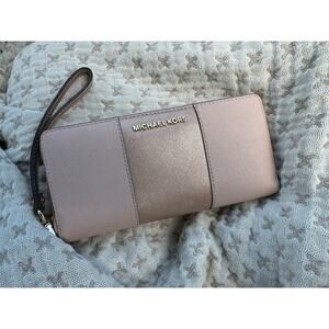 MICHAEL KORS MET Center Stripe MK Travel Wallet Clutch